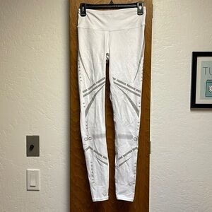 ALO YOGA REFLECTIVE LEGGINGS WHITE